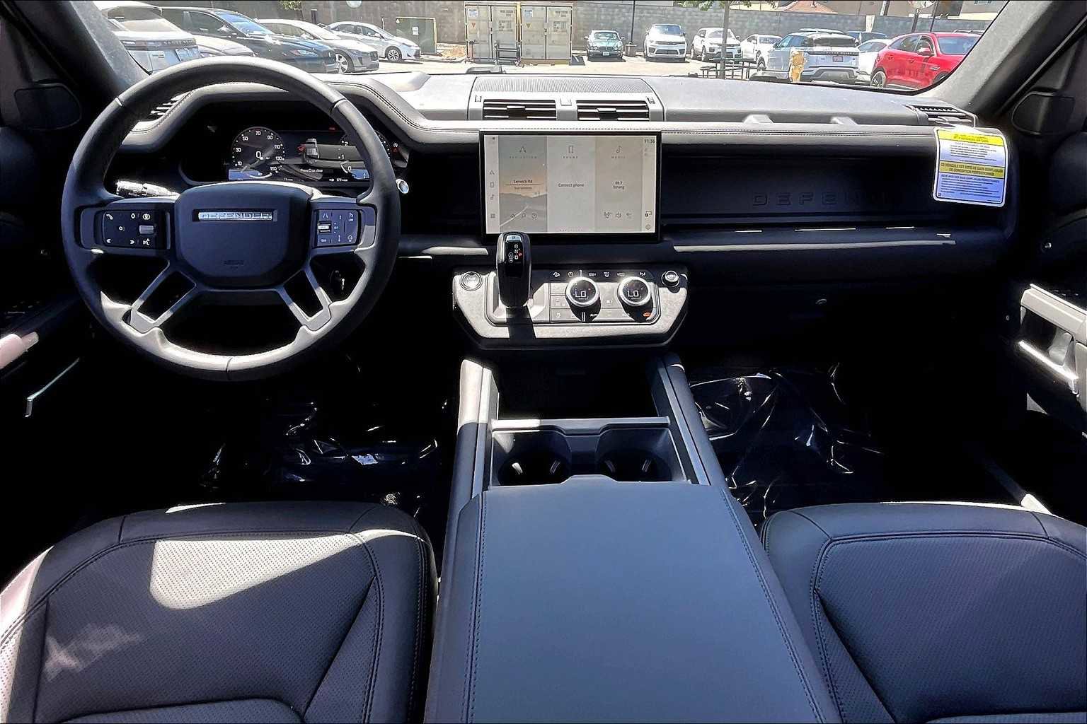 New 2025 Land Rover Defender 110 X-Dynamic SE image 7