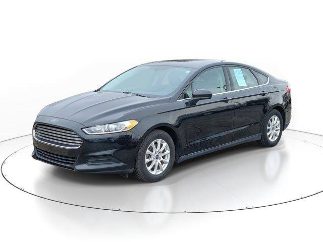 Used 2015 Ford Fusion S image 2