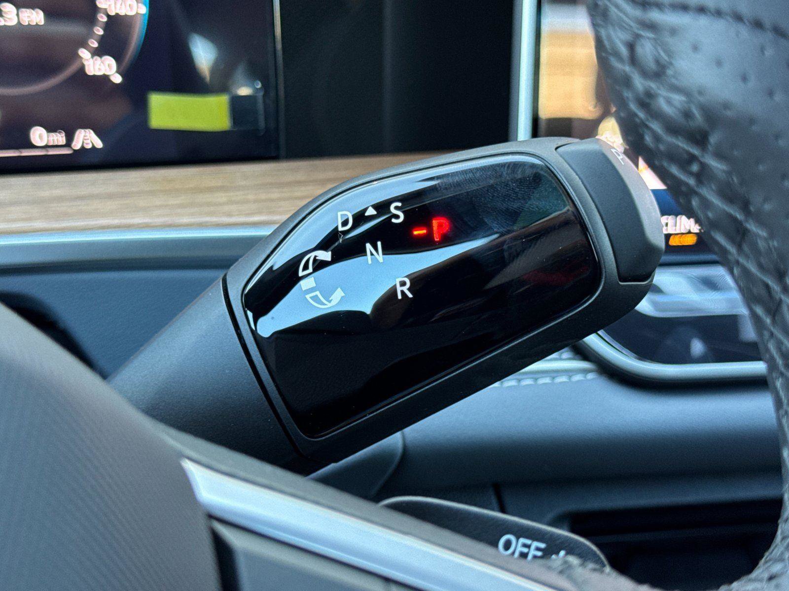 New 2026 Volkswagen Tiguan SEL R-Line image 21