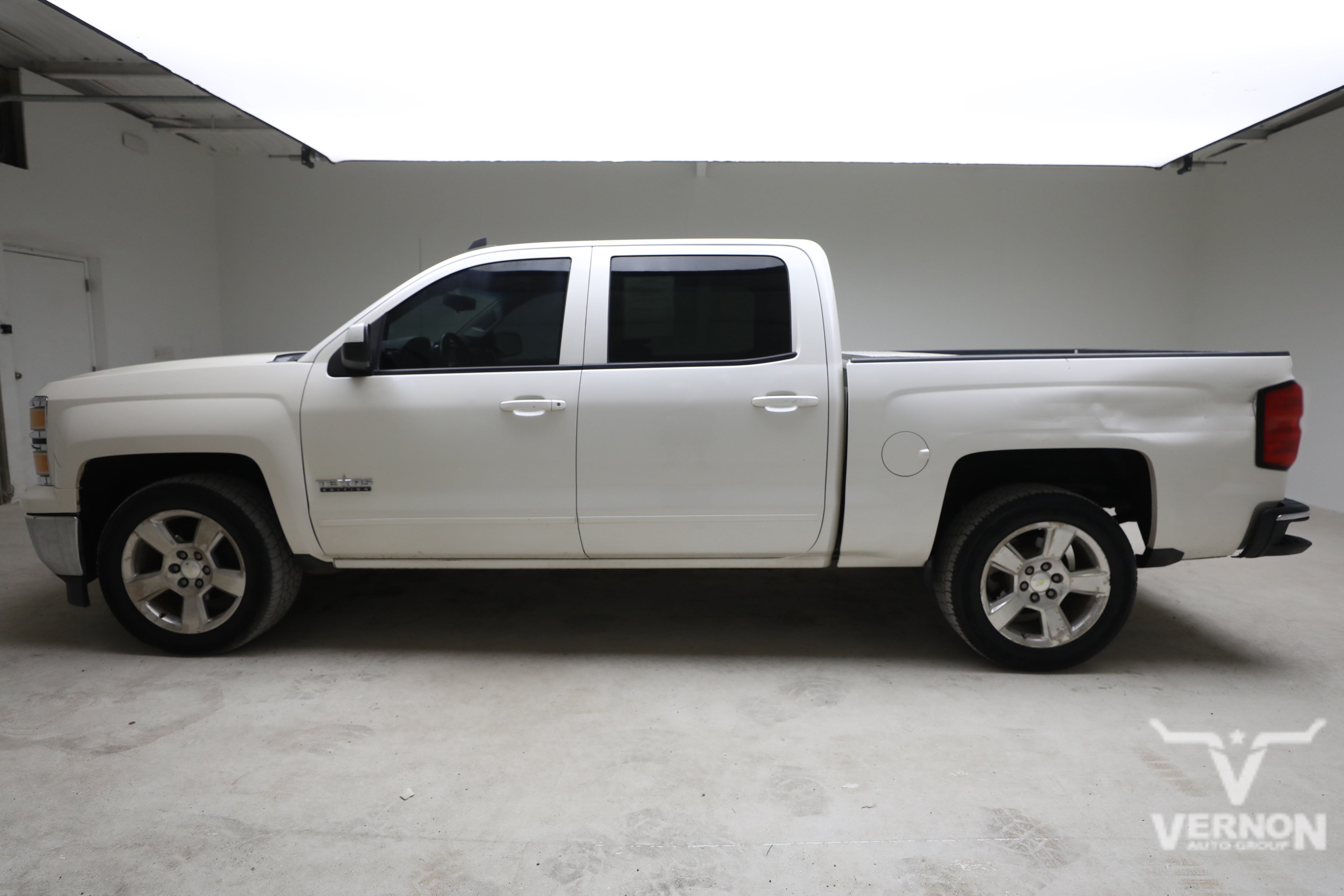 Used 2015 Chevrolet Silverado 1500 LT RWD image 2