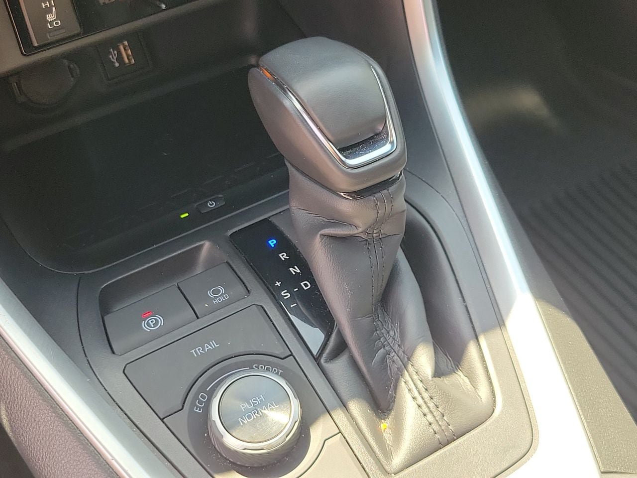 Used 2024 Toyota RAV4 XSE AWD/4WD image 28