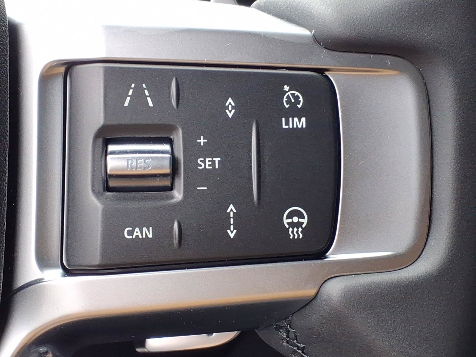 New 2026 Land Rover Discovery Dynamic SE AWD/4WD image 15