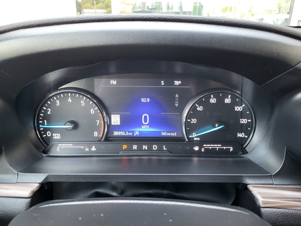 Used 2023 Ford Explorer Limited image 9