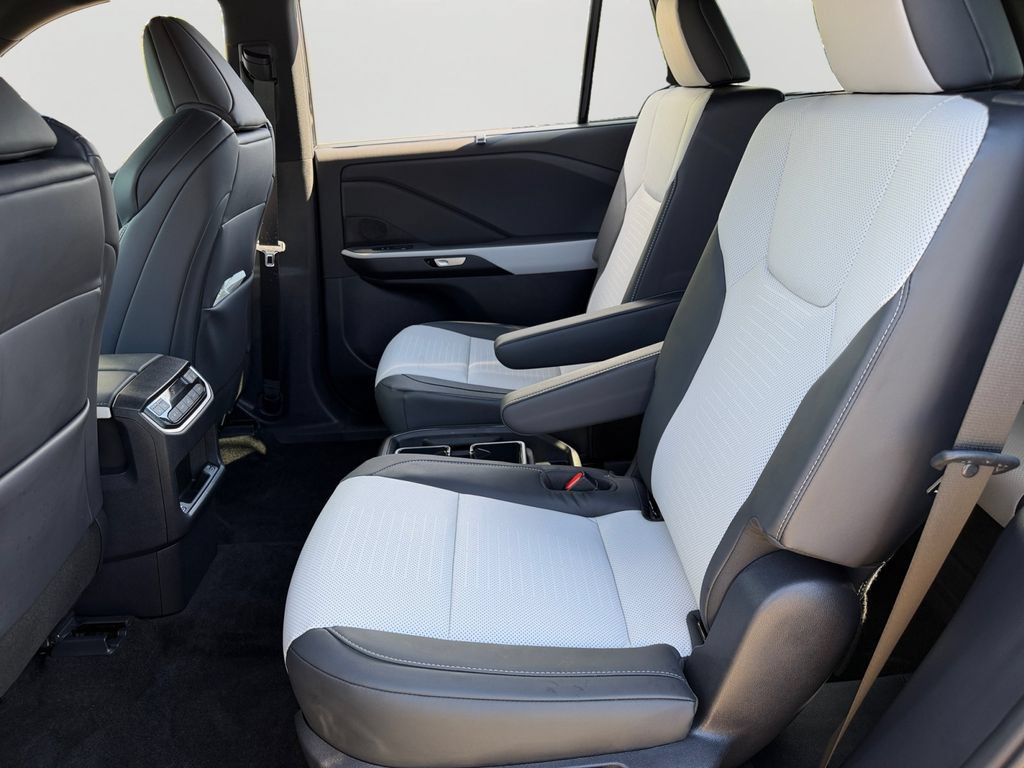 Certified 2026 Lexus TX 500h AWD w/ Technology Package image 12