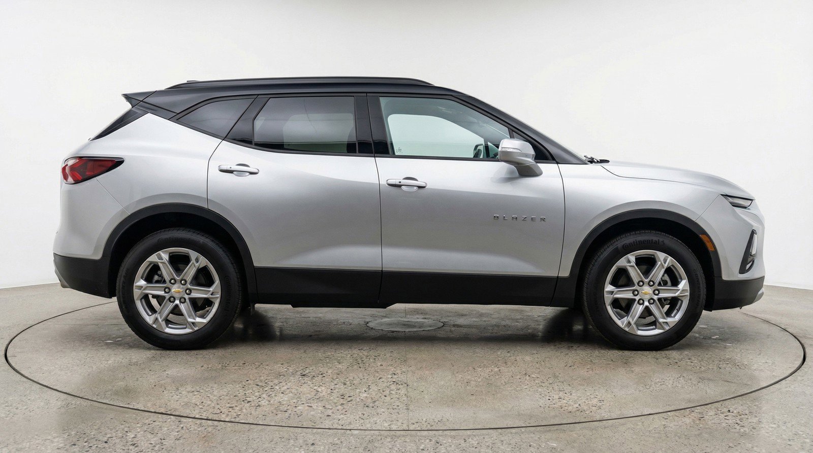 Used 2025 Chevrolet Blazer LT FWD image 11