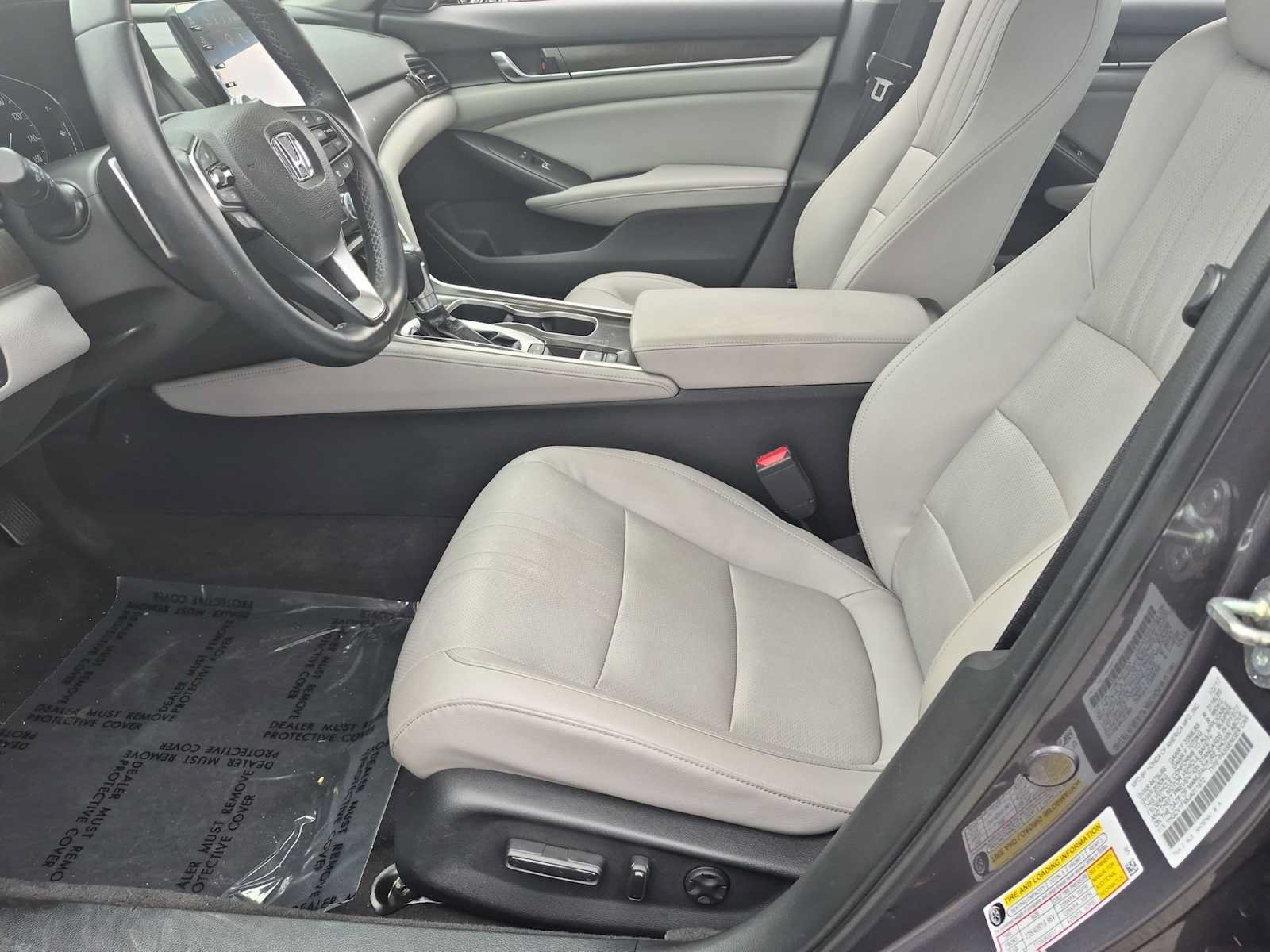 Used 2018 Honda Accord Touring image 16