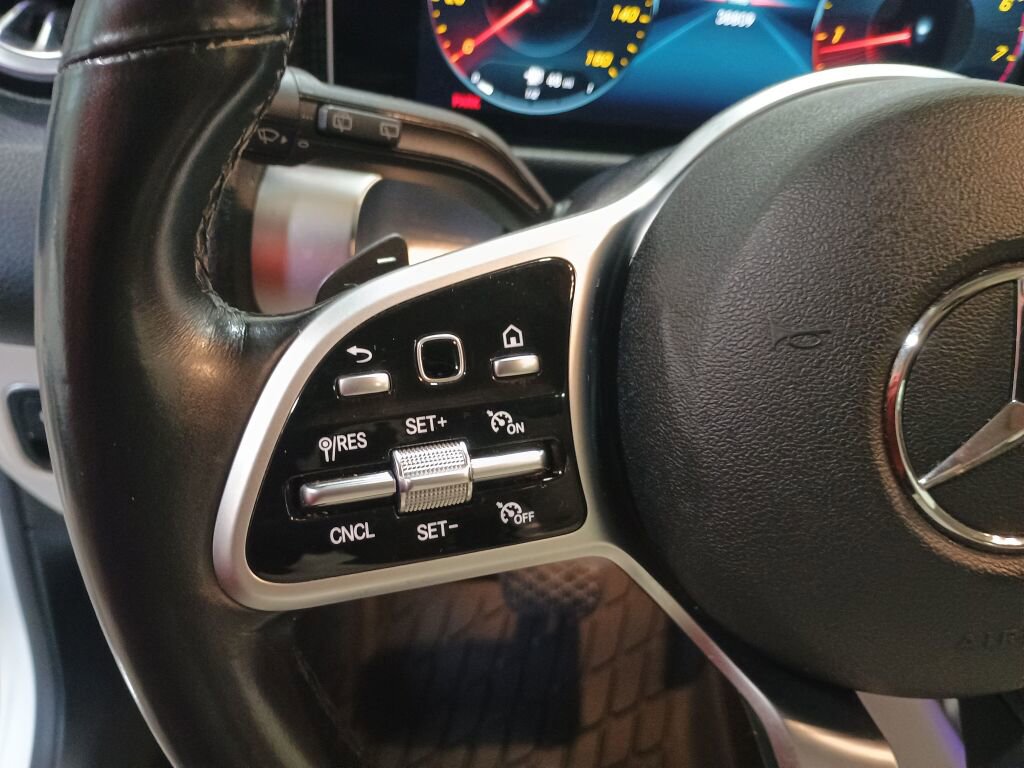 Used 2021 Mercedes-Benz GLB 250 4MATIC image 9