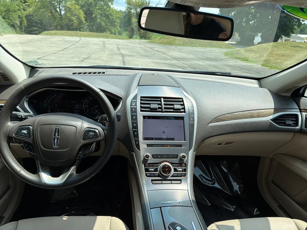 Used 2019 Lincoln MKZ Reserve FWD image 34