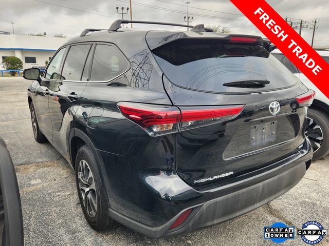 Used 2022 Toyota Highlander XLE image 4