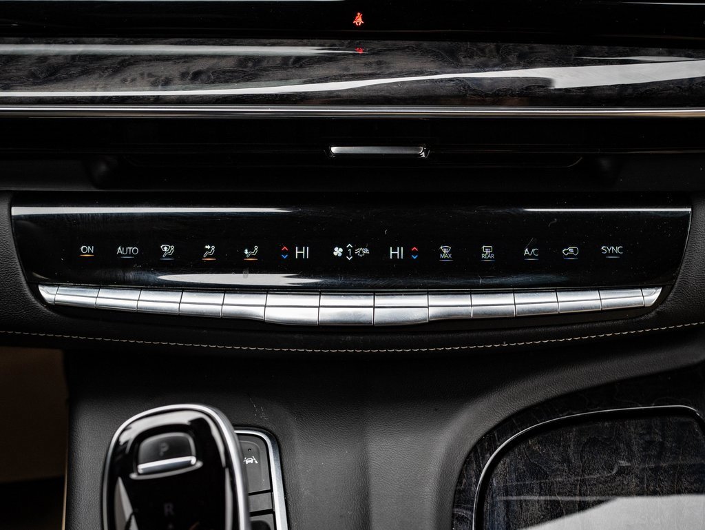 Used 2021 Cadillac Escalade ESV Premium Luxury image 39