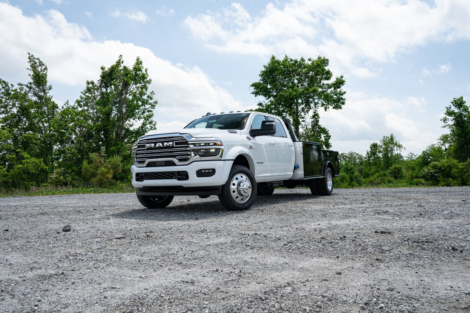 New 2026 RAM 4500 4x4 Crew Cab DRW w/ Laramie Trim Package