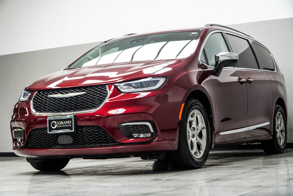 Used 2023 Chrysler Pacifica Limited FWD image 8