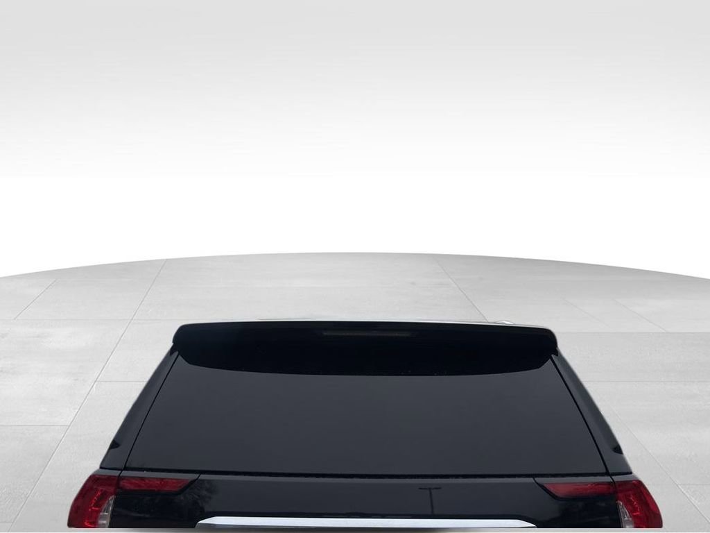 Used 2023 GMC Yukon XL Denali image 13