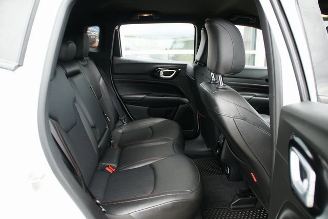 Used 2025 Jeep Compass Trailhawk image 29
