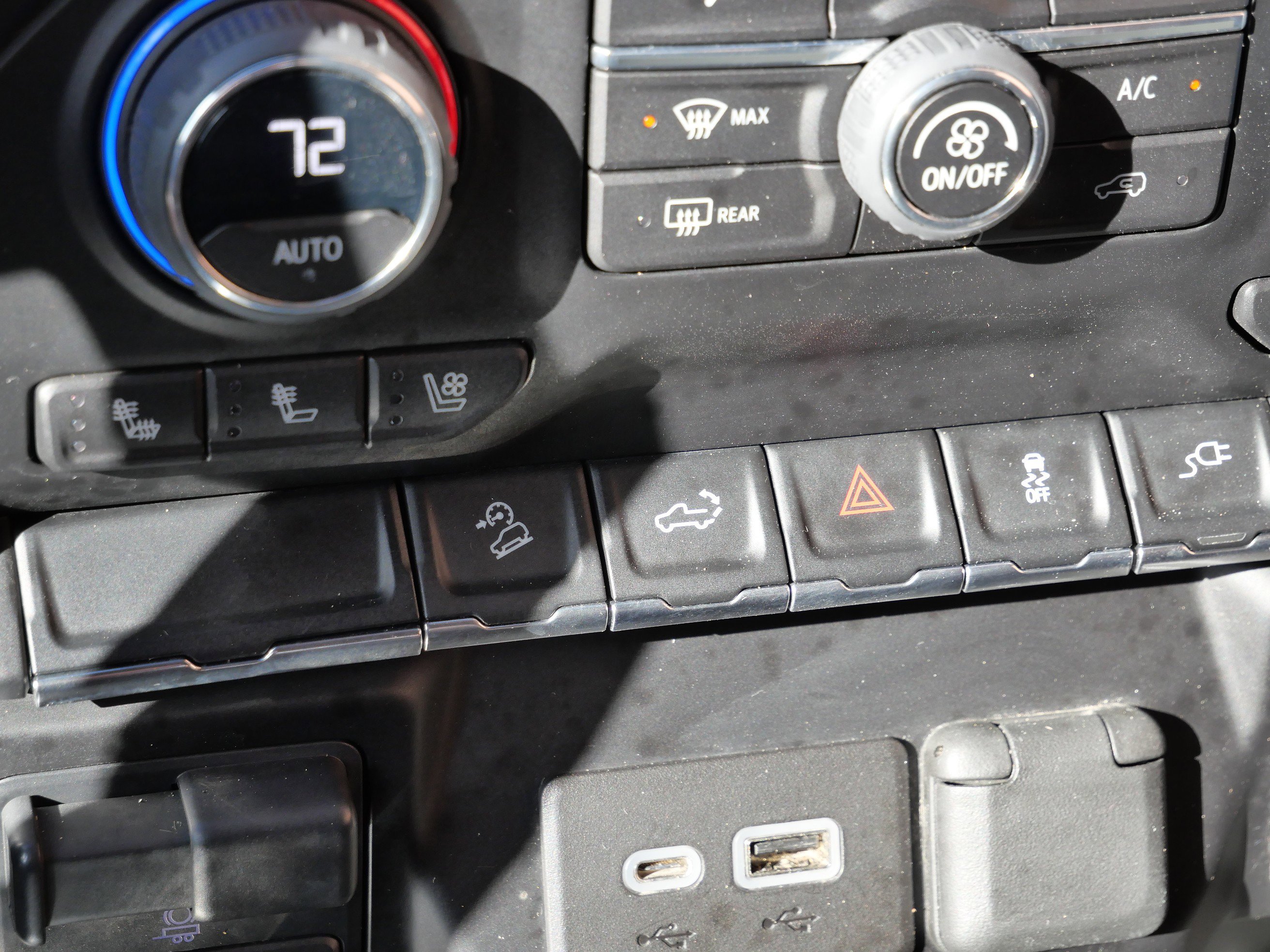 Used 2023 Chevrolet Silverado 2500 LTZ w/ LTZ Convenience Package image 21