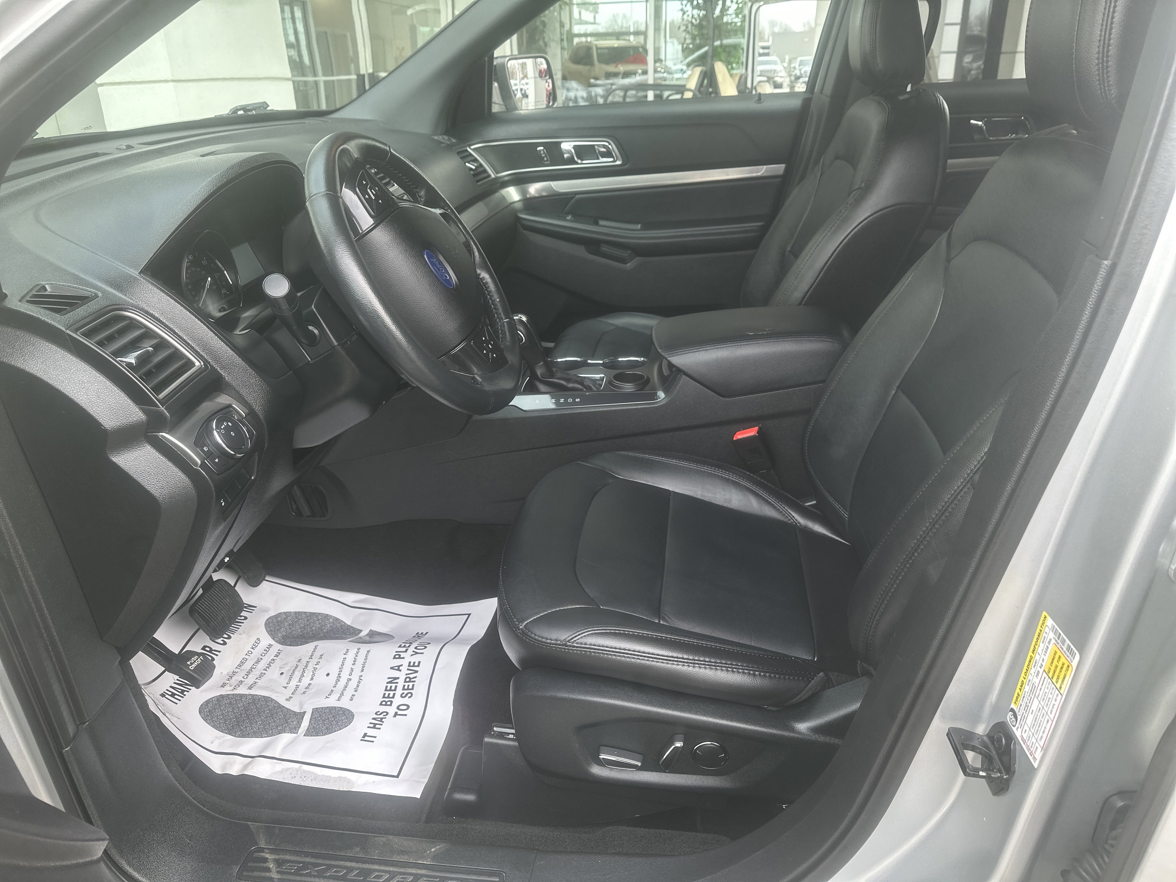 Used 2018 Ford Explorer XLT w/ Equipment Group 202A image 13
