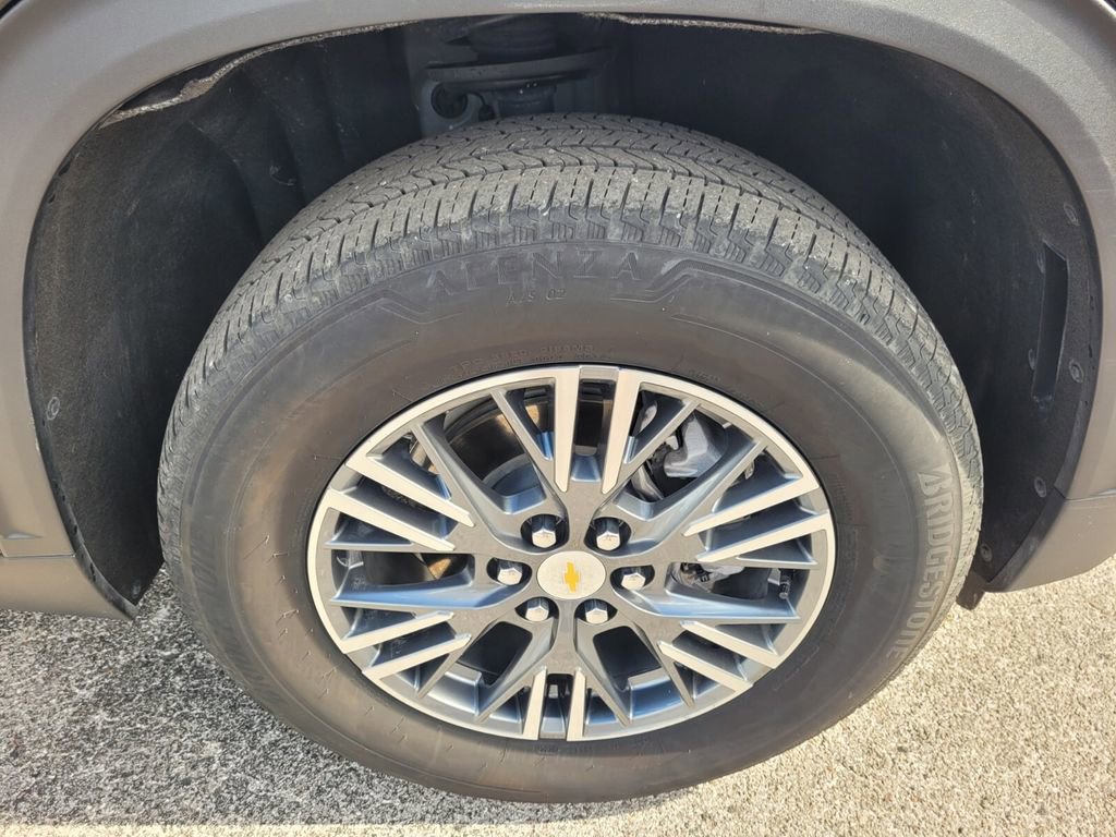Certified 2025 Chevrolet Traverse LT FWD image 21