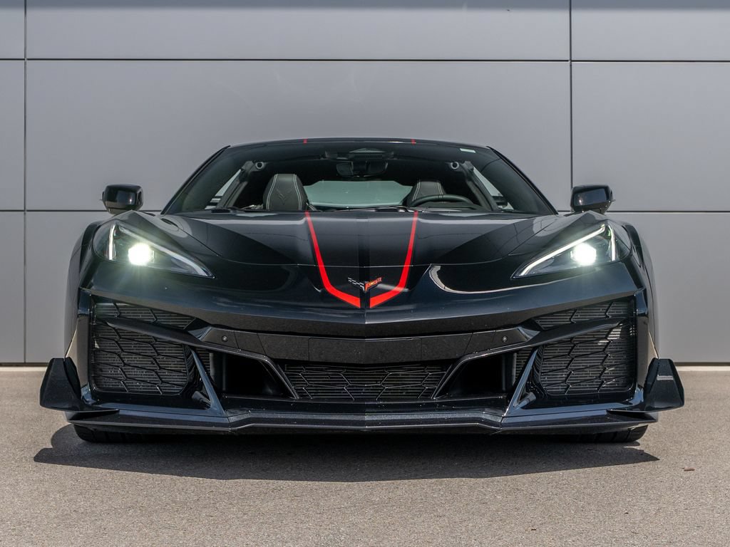 Used 2024 Chevrolet Corvette Z06 RWD image 4