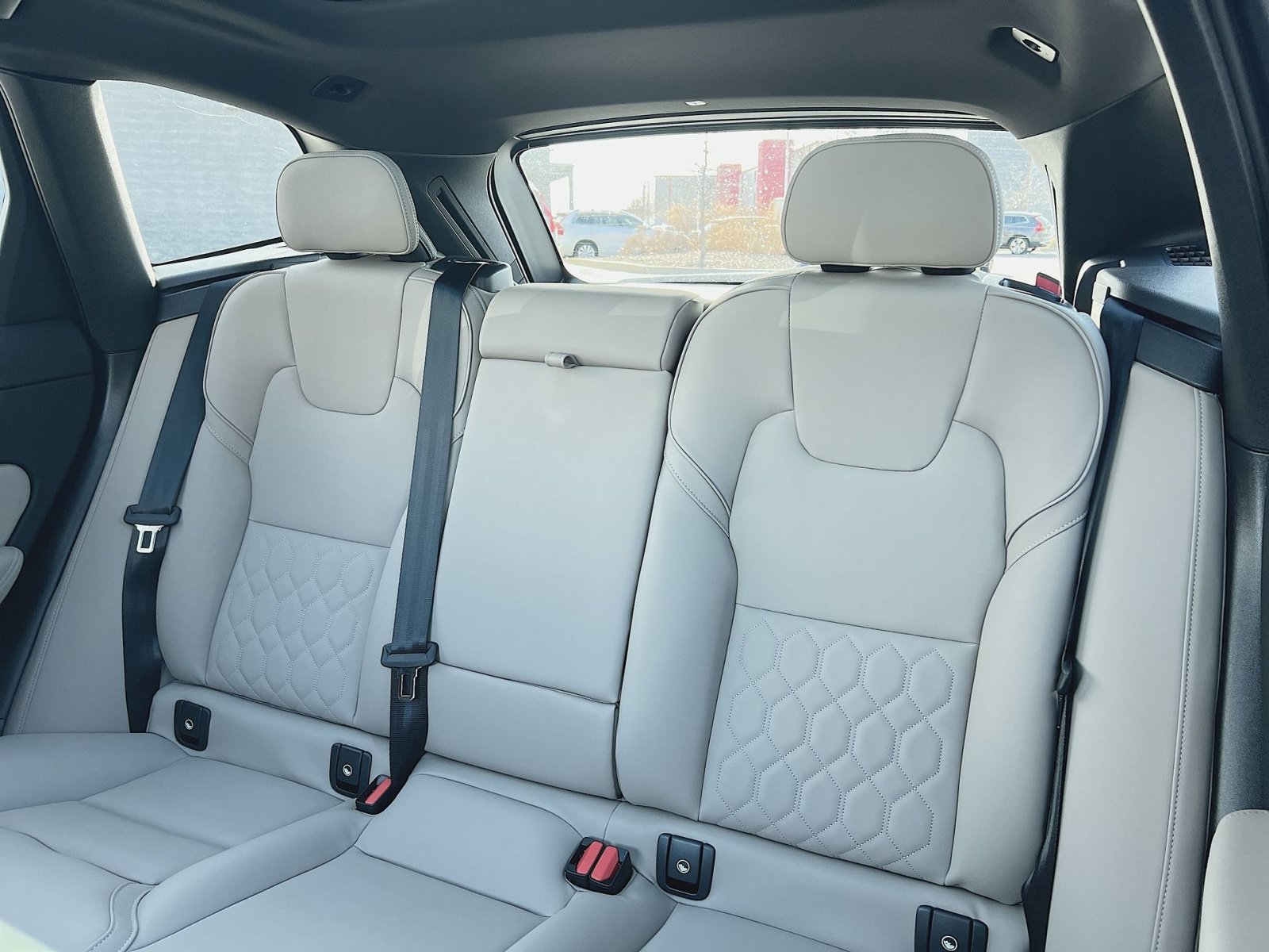 New 2026 Volvo XC60 B5 Plus w/ Protection Package Premier AWD/4WD image 25