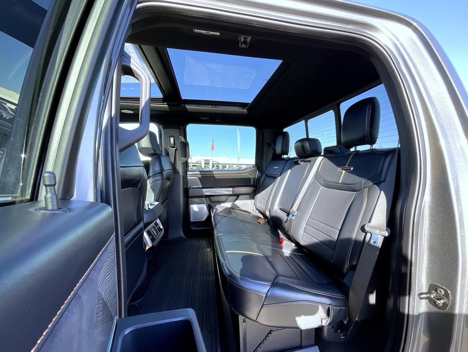 Used 2024 Ford F250 Platinum image 19