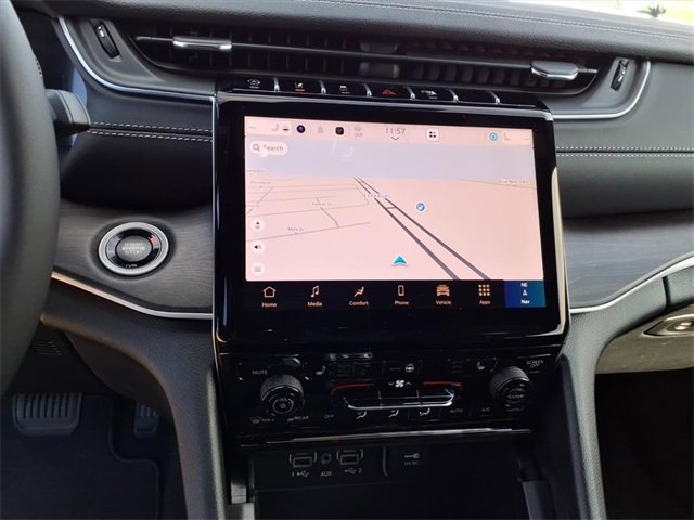 New 2025 Jeep Grand Cherokee L Limited image 15