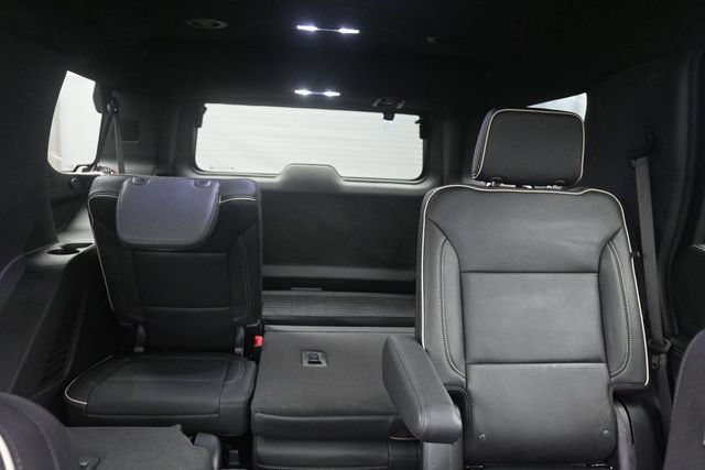 Used 2025 GMC Yukon Elevation w/ LPO, Elevation Black Package AWD/4WD image 36