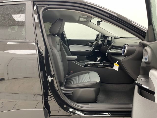 New 2026 Chevrolet Trax LT w/ Driver Confidence Package image 13