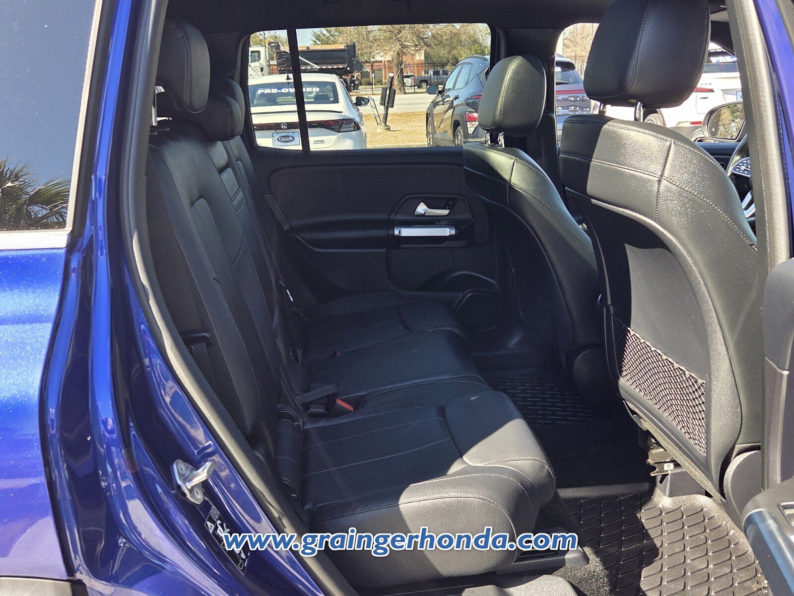 Used 2021 Mercedes-Benz GLB 250 4MATIC w/ Premium Package image 14