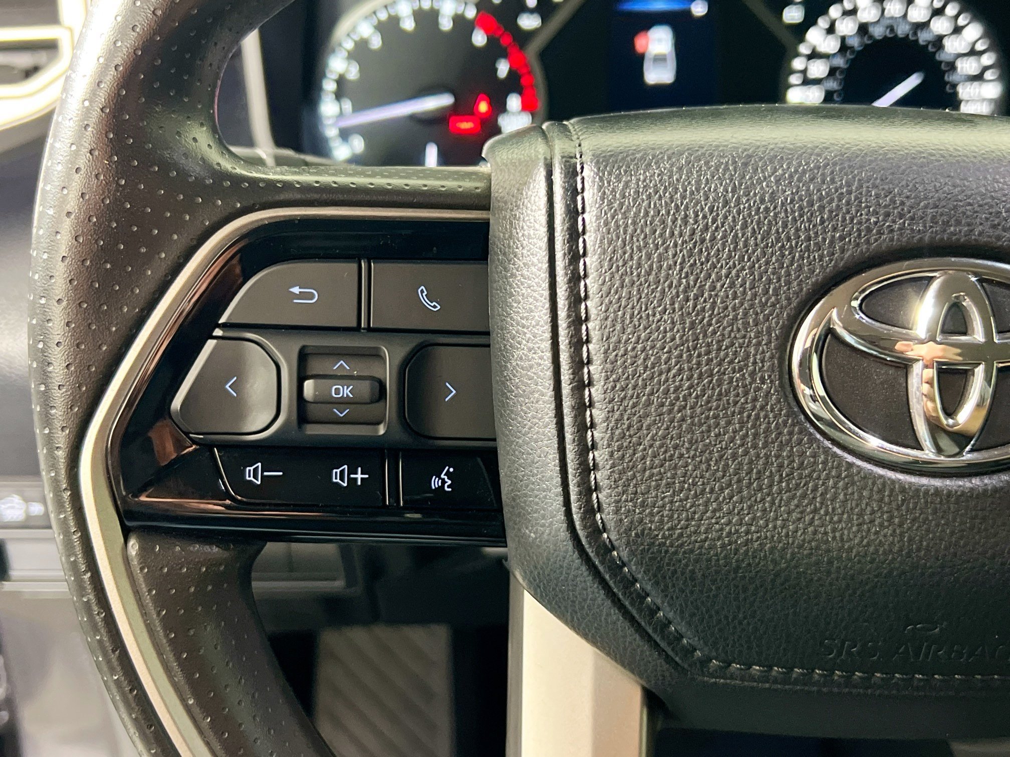 Used 2024 Toyota Tundra SR5 w/ SR5 Convenience Package AWD/4WD image 18