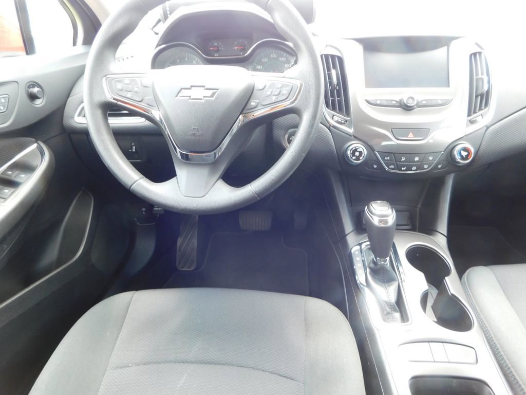 Used 2017 Chevrolet Cruze LT w/ Convenience Package FWD image 16