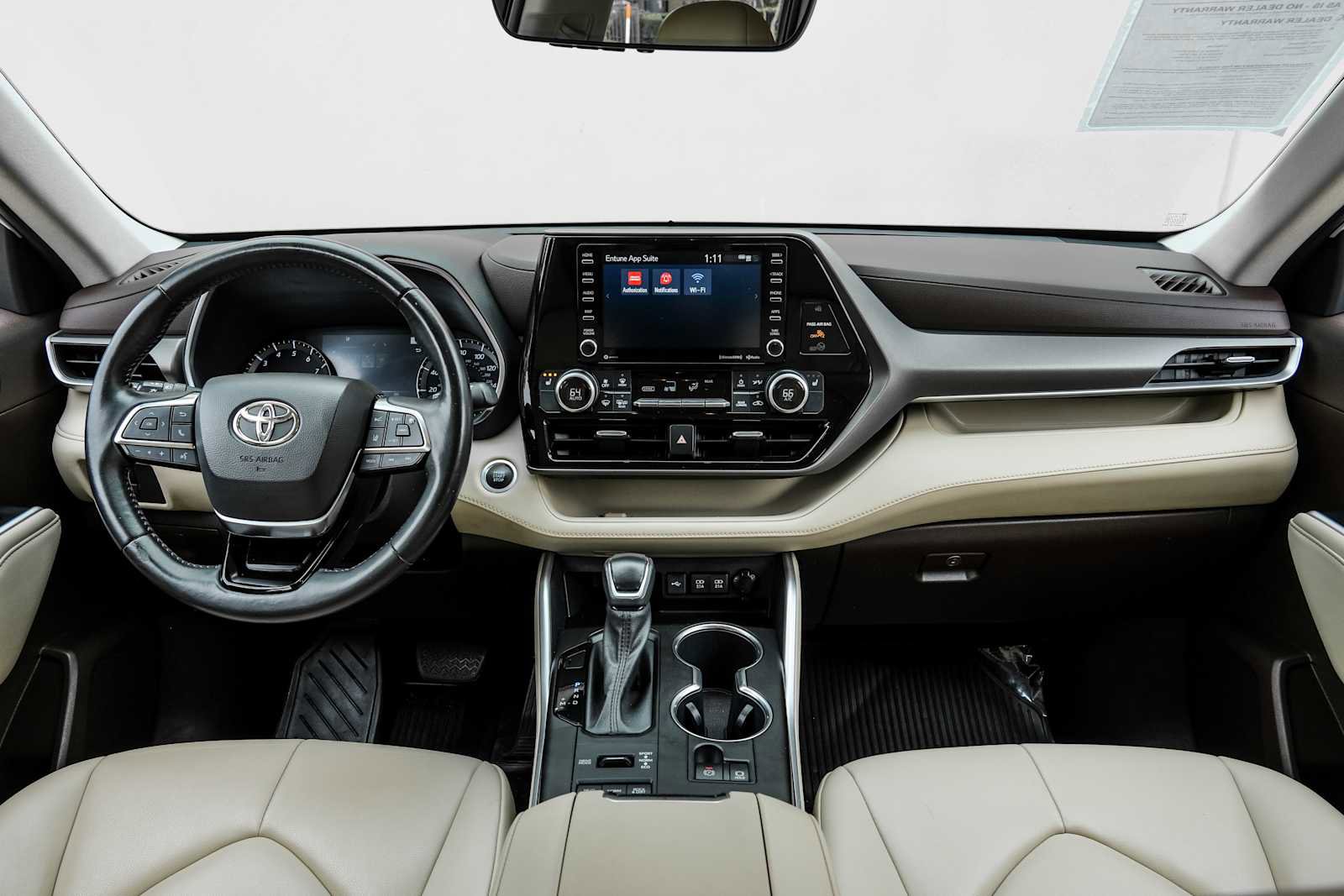 Used 2021 Toyota Highlander XLE image 16