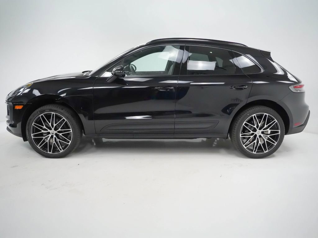 Used 2026 Porsche Macan AWD/4WD image 2