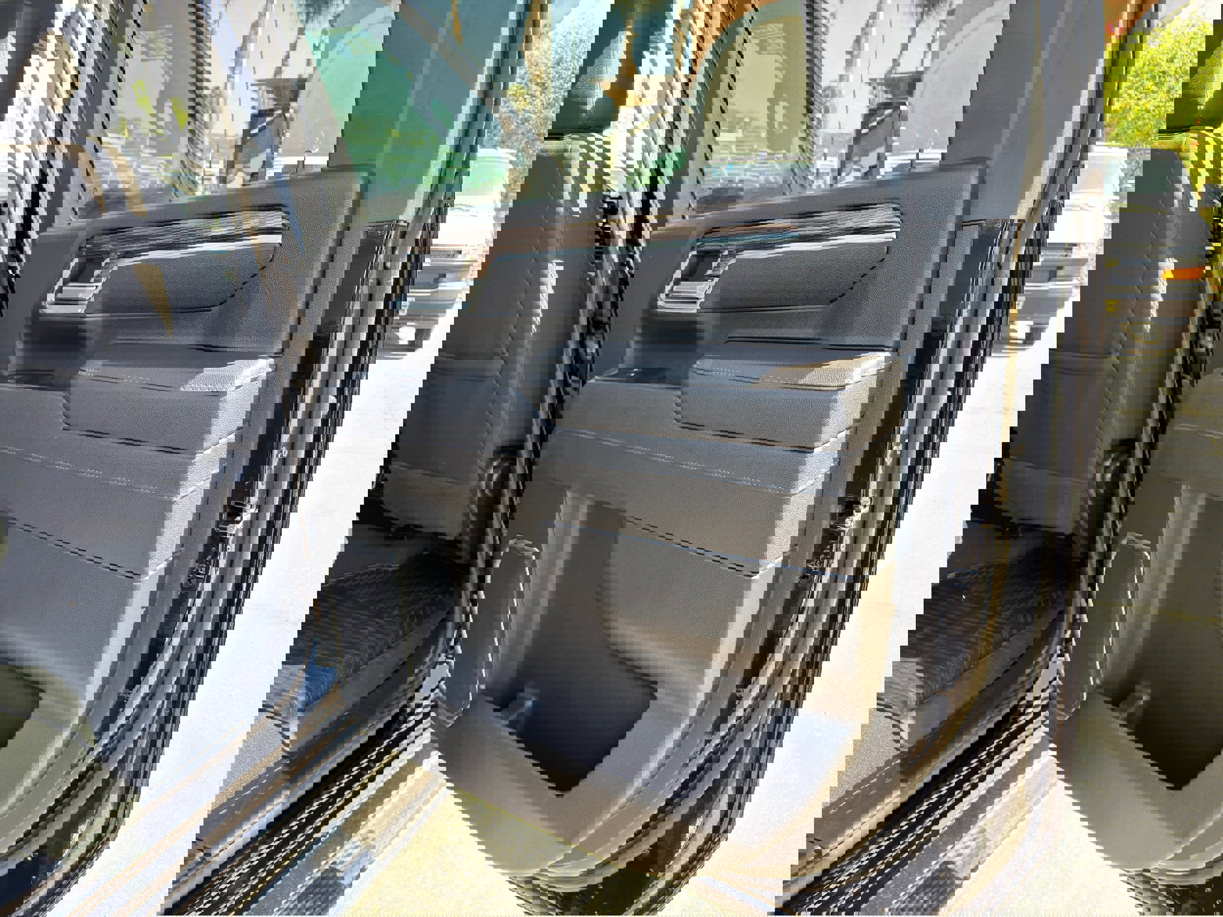 Used 2025 Chevrolet Silverado 2500 LT w/ Convenience Package image 13