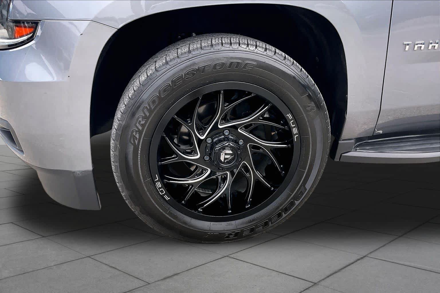 Used 2020 Chevrolet Tahoe LT w/ Luxury Package RWD image 11