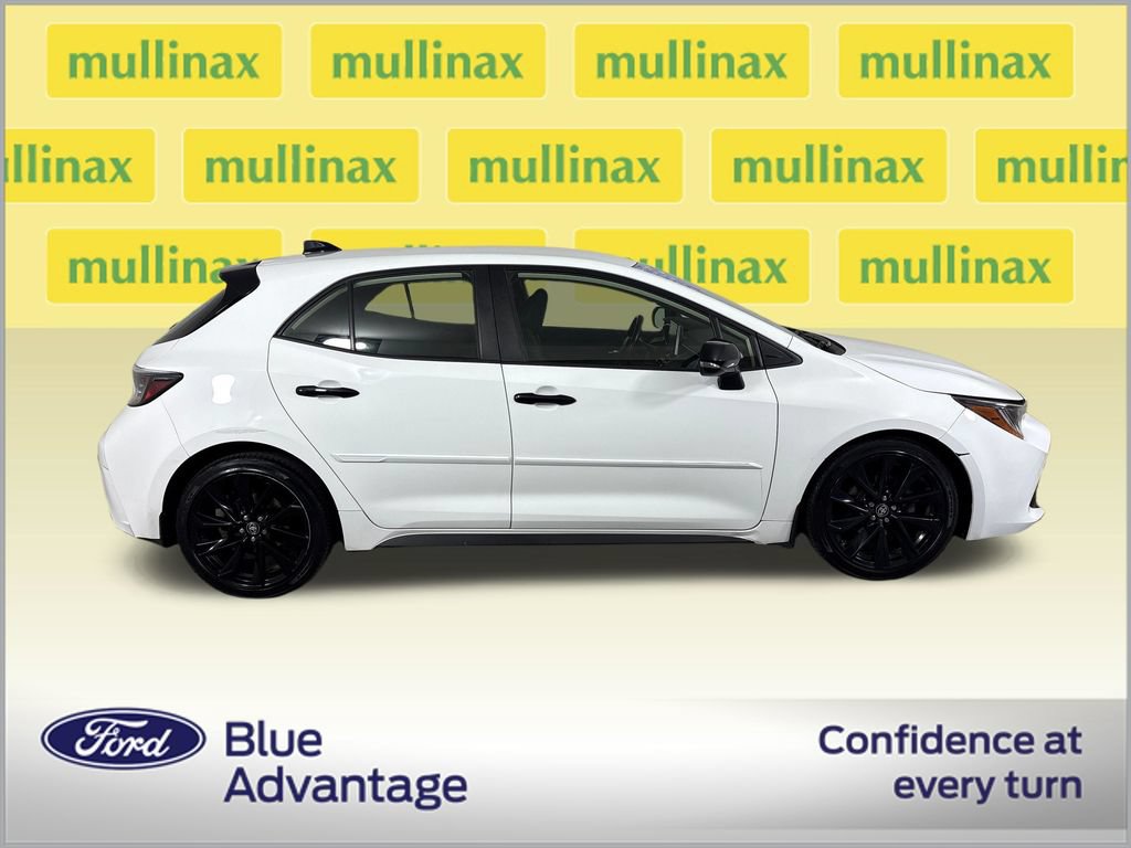 Used 2020 Toyota Corolla SE FWD image 2