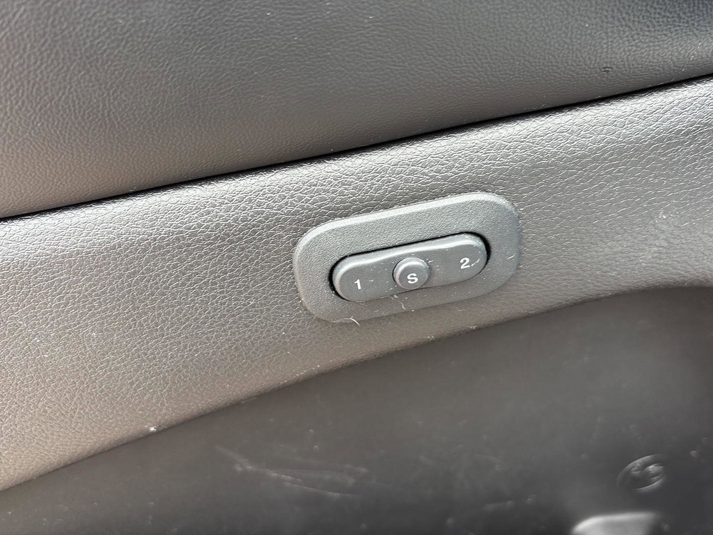 Used 2019 Jeep Grand Cherokee Limited image 13