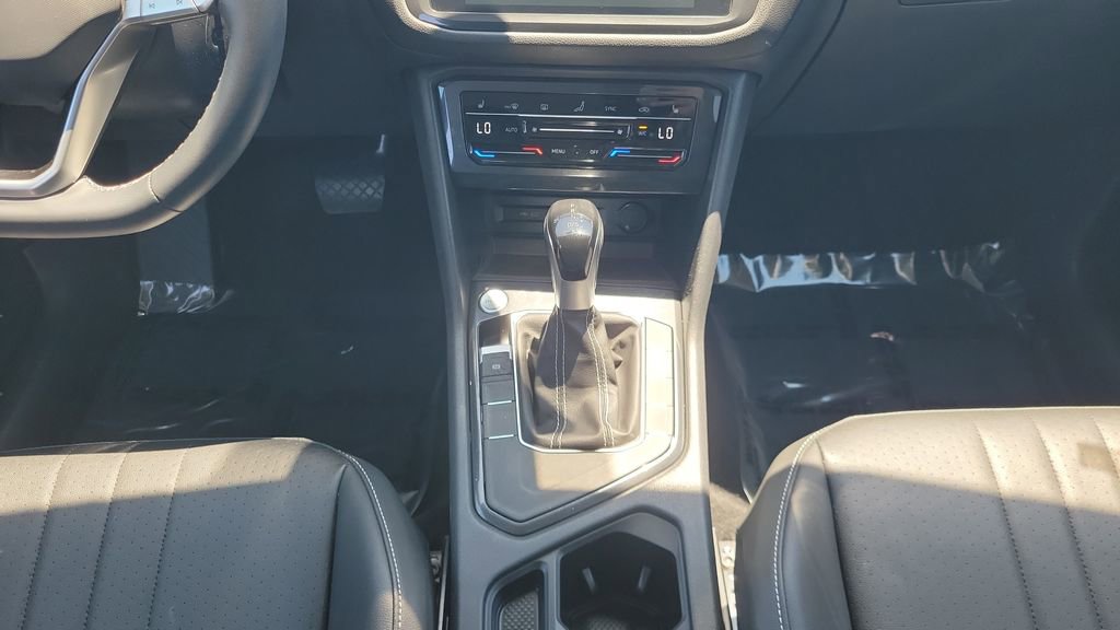 Used 2023 Volkswagen Tiguan SE FWD image 15