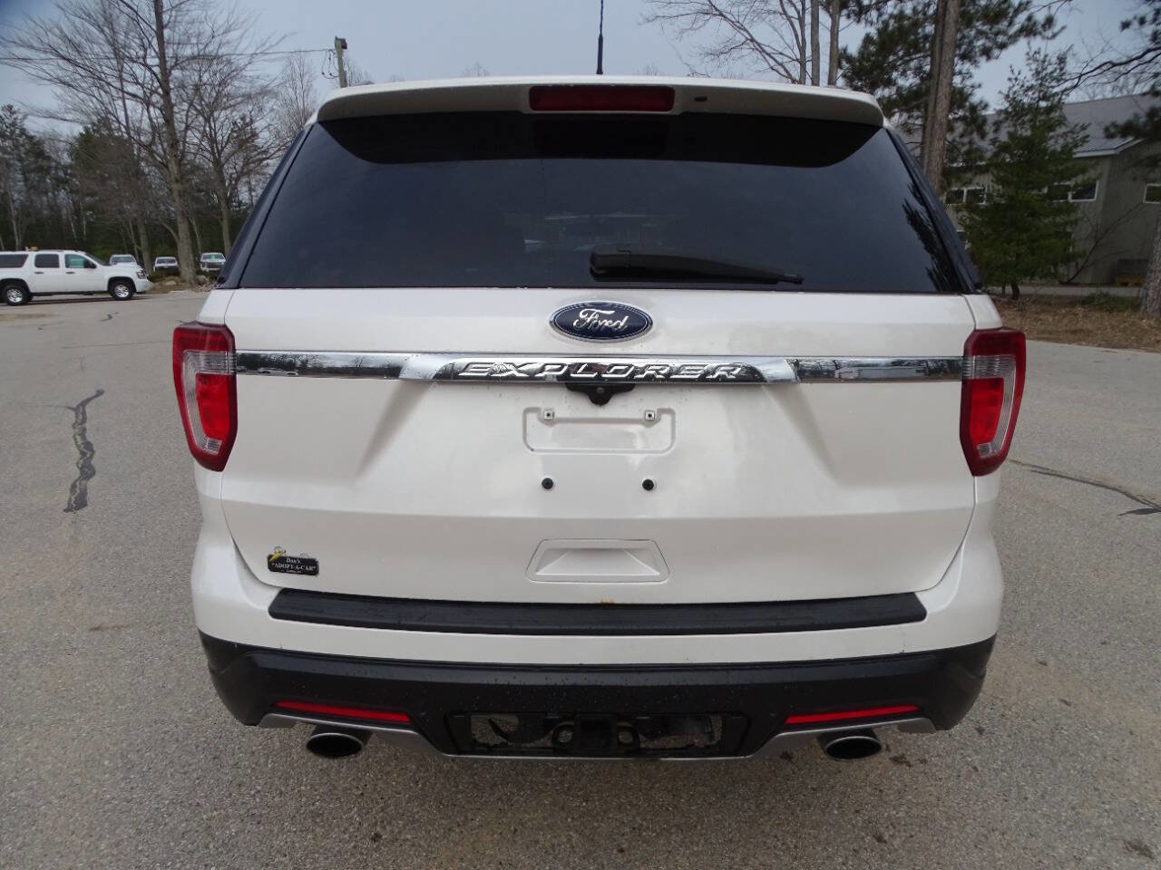 Used 2019 Ford Explorer XLT w/ Equipment Group 202A image 11