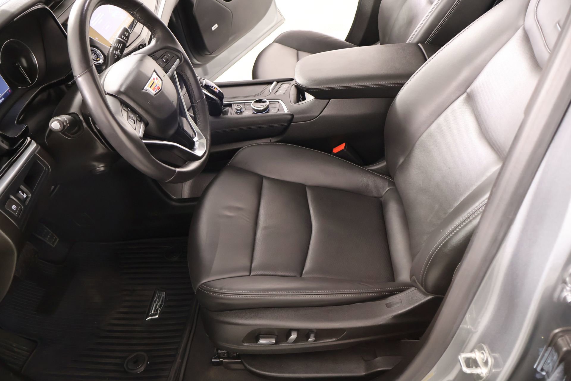 Used 2024 Cadillac XT6 Premium Luxury image 11