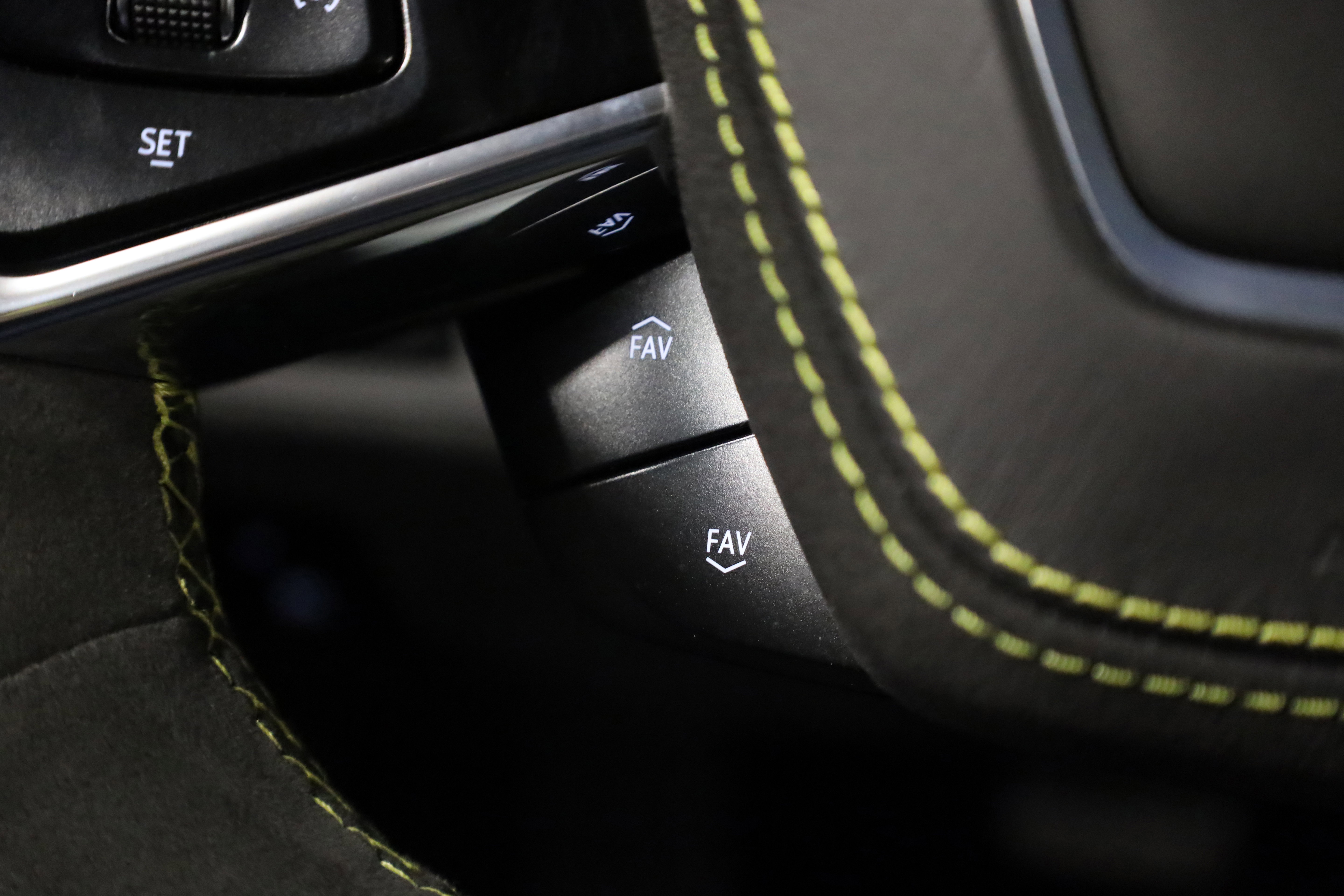 Used 2022 Chevrolet Corvette Stingray Premium Conv w/ Z51 Performance Package image 30