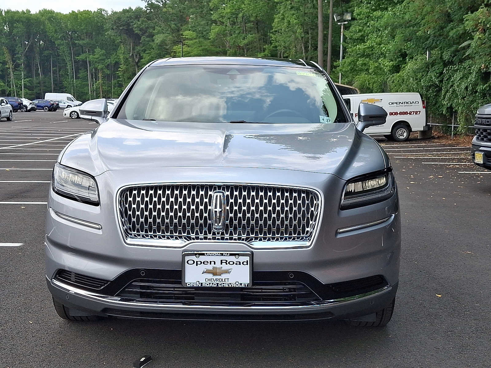 Used 2022 Lincoln Nautilus Reserve AWD/4WD image 2