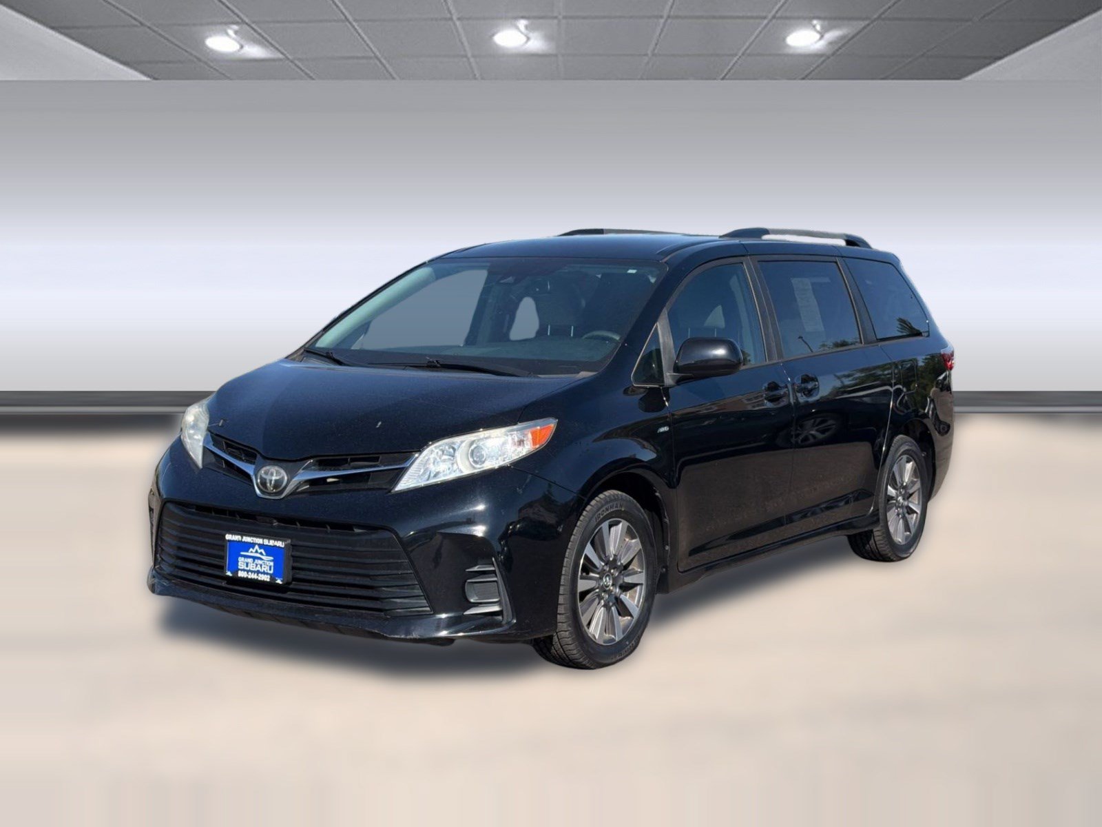 Used 2020 Toyota Sienna LE AWD/4WD image 1