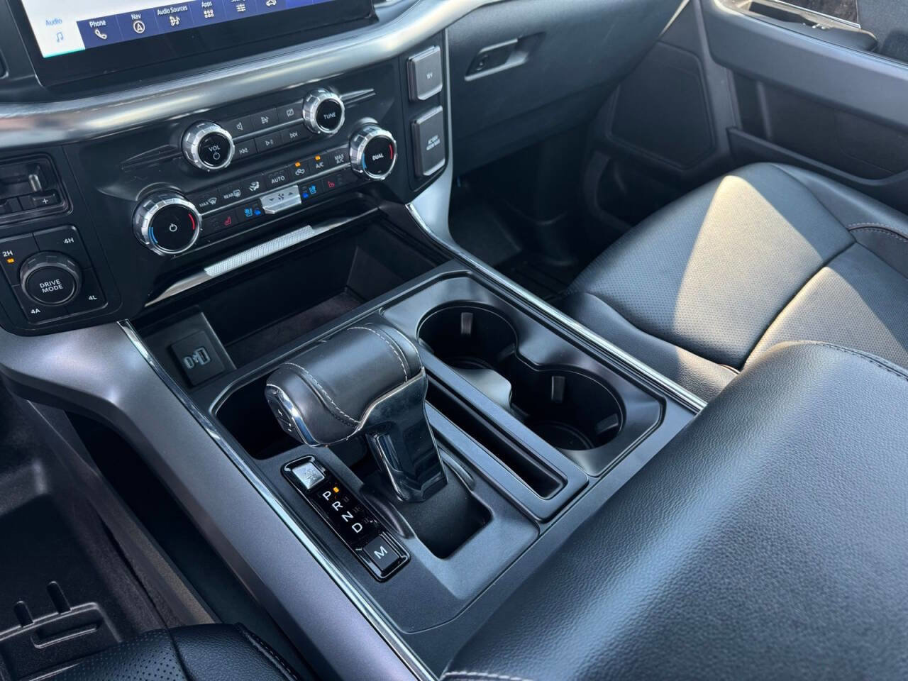 Used 2022 Ford F150 Lariat image 29