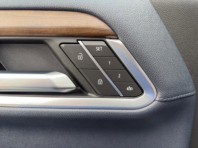 Used 2025 Chevrolet Silverado 3500 High Country w/ Technology Package image 9