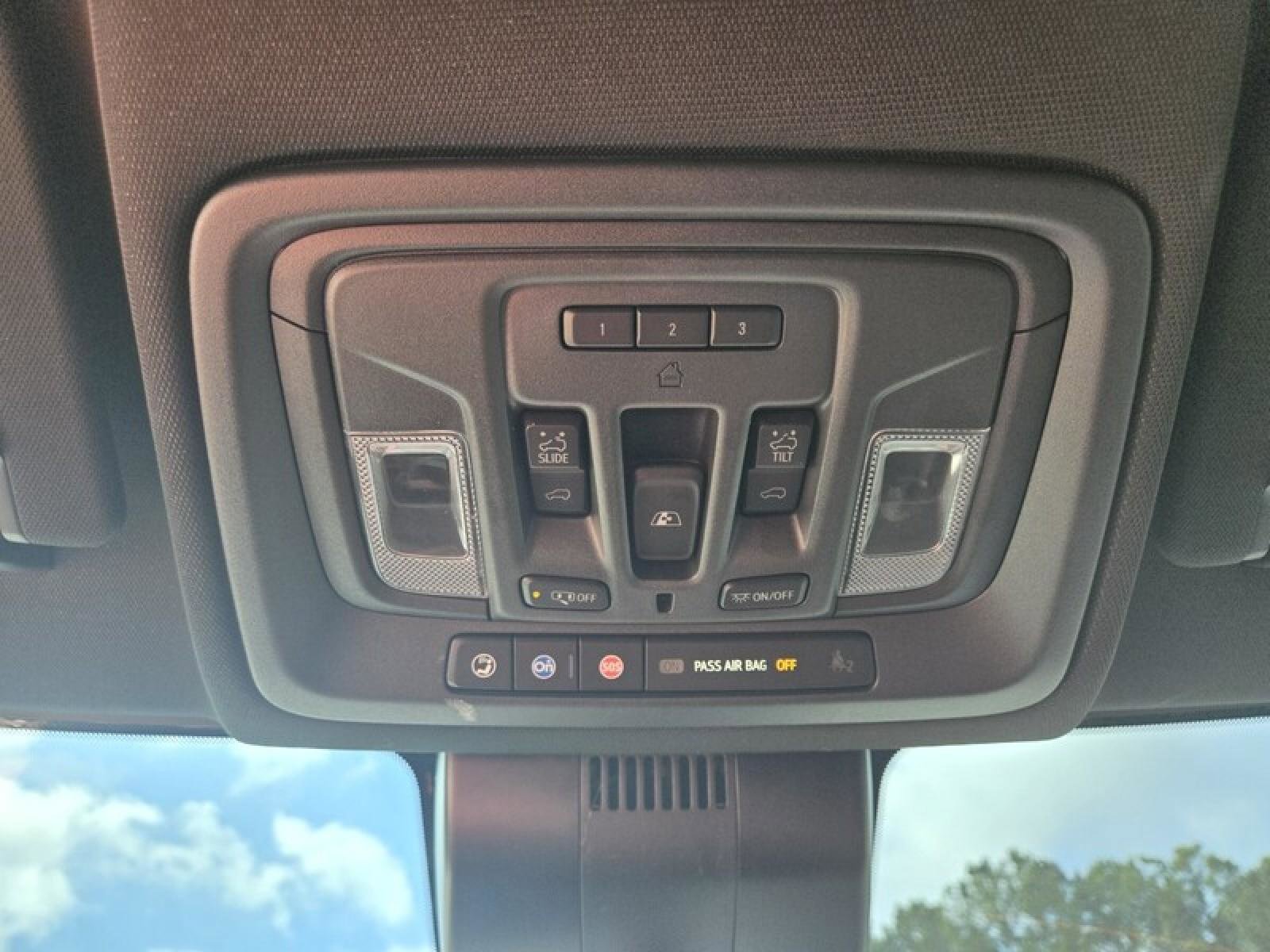 Used 2024 GMC Sierra 1500 AT4 w/ Technology Package AWD/4WD image 15