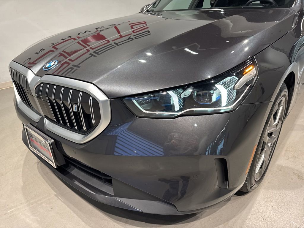 Used 2025 BMW i5 xDrive40 w/ Premium Package AWD/4WD image 9