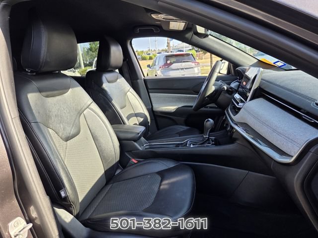 Used 2024 Jeep Compass Latitude AWD/4WD image 17