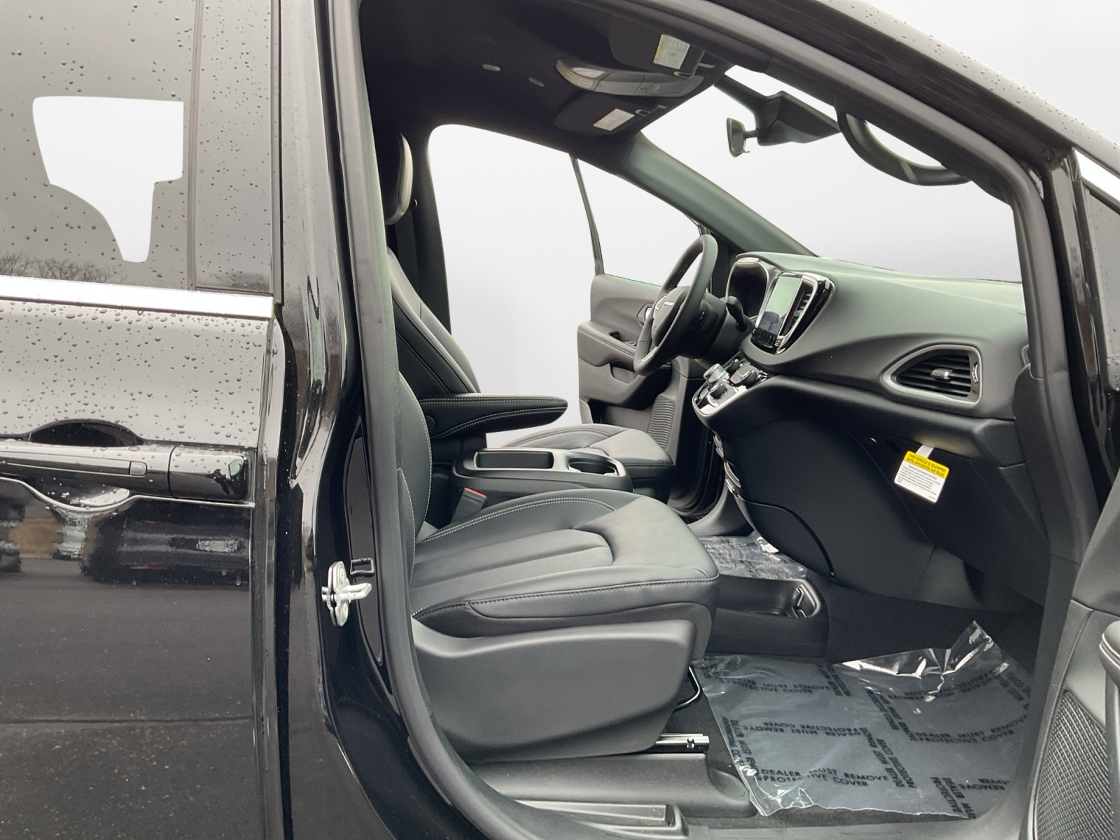 New 2026 Chrysler Voyager LX FWD image 17