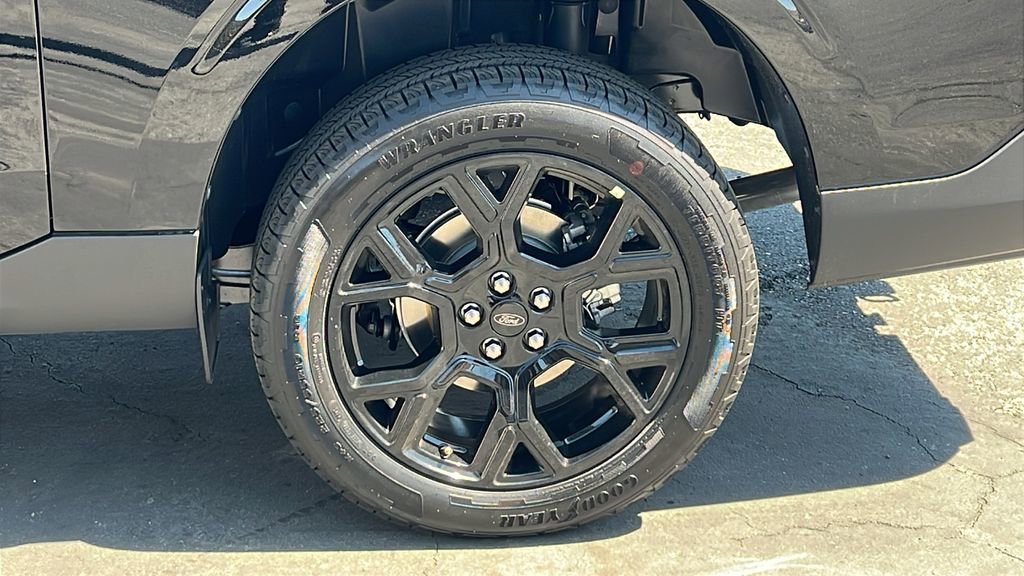 New 2025 Ford Maverick XLT w/ Black Appearance Package image 5