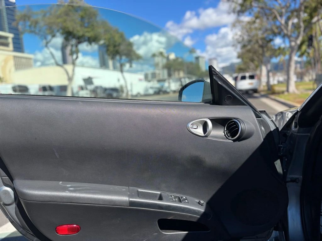 Used 2005 Nissan 350Z Touring w/ (K96) Aerodynamics Pkg image 10